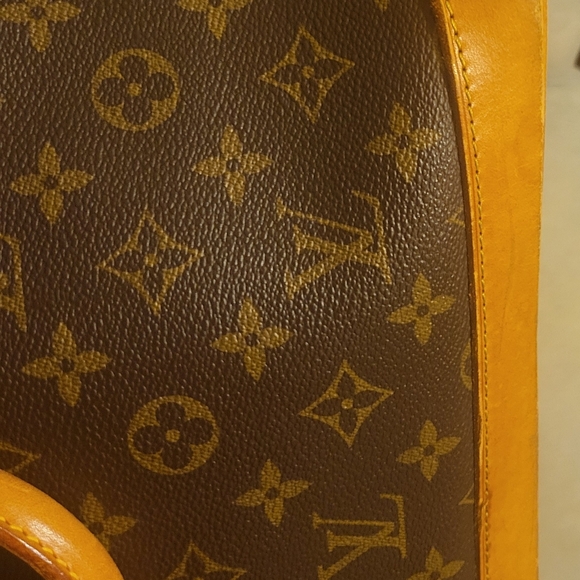 Louis Vuitton Handbag - Picture 4 of 10
